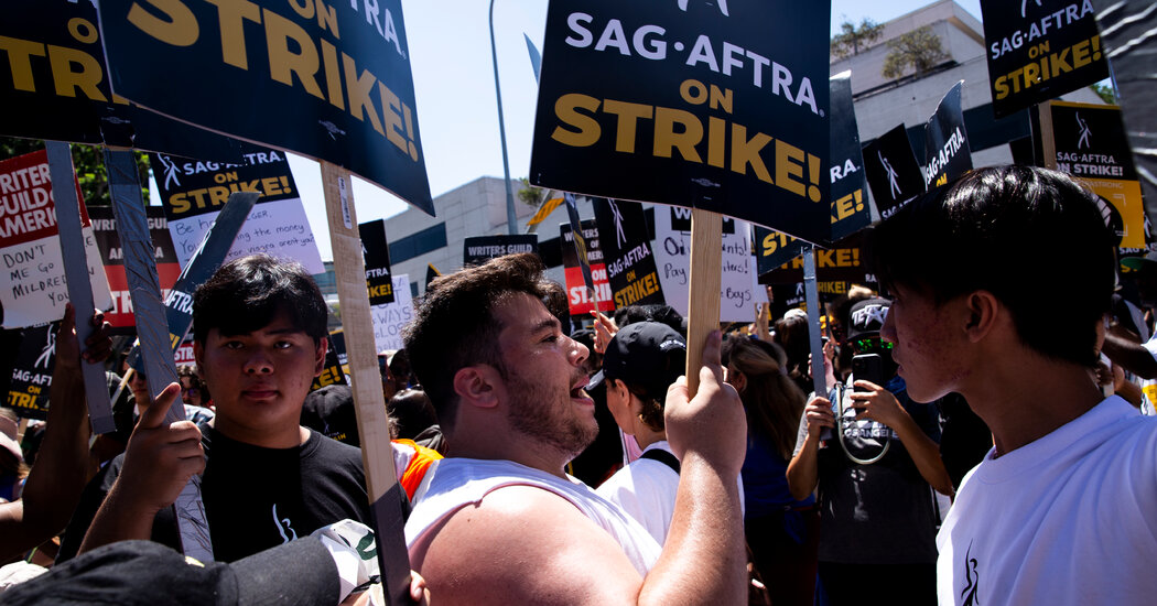 Hollywood Turns to Actors’ Strike After Writers Agree to Deal Hollywood Turns to Actors’ Strike After Writers Agree to Deal