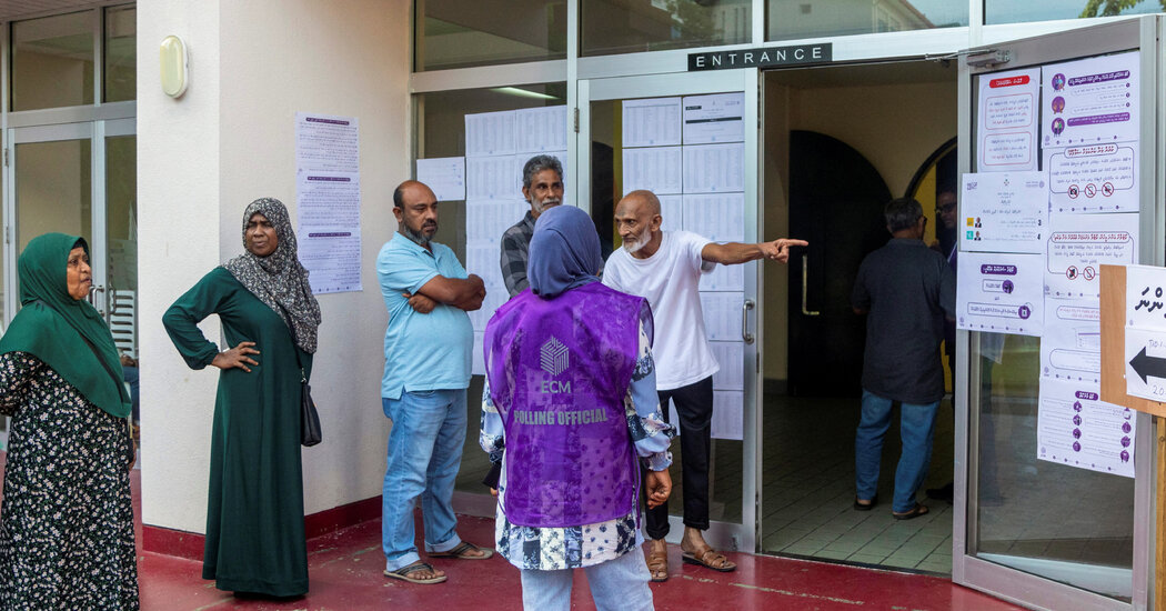 Maldives President Nears Defeat in Vote Overshadowed by India and China Maldives President Nears Defeat in Vote Overshadowed by India and China