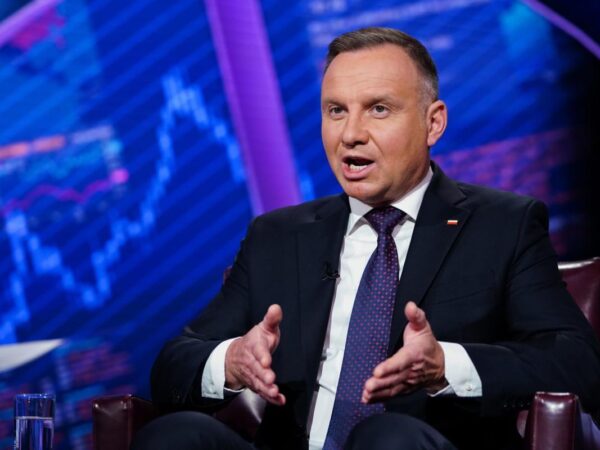 Poland’s Duda Makes Dig at Zelenskiy as Their Once-Strong Bond Frays Poland’s Duda Makes Dig at Zelenskiy as Their Once-Strong Bond Frays