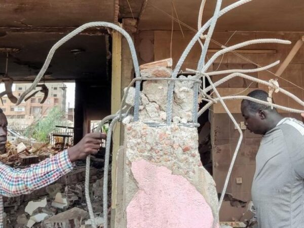 Risking lives to bury the dead in Omdurman