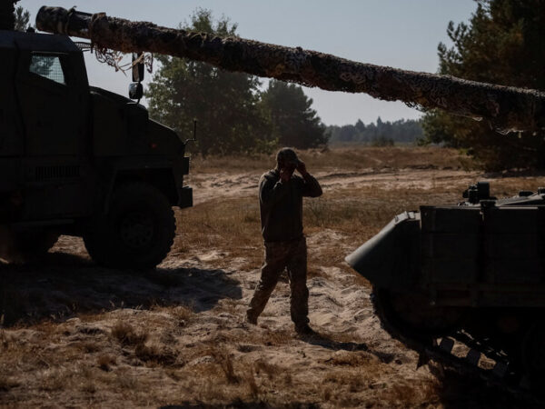 Russia-Ukraine War Live Updates: Defense Officials Meet Zelensky in Kyiv