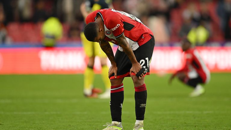 Sheffield United 0-8 Newcastle: Paul Heckingbottom ‘100 per cent’ confident of staying on at Bramall Lane | Football News