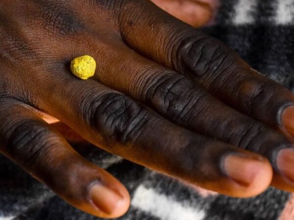 Six dead and 15 trapped in Zimbabwe gold mine collapse