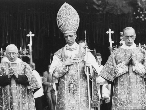 Wartime Pope Pius XII Knew About Holocaust, Letter Suggests