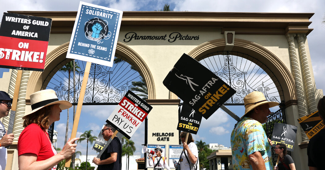 Writers Guild and Studios Reach Deal to End Their Strike