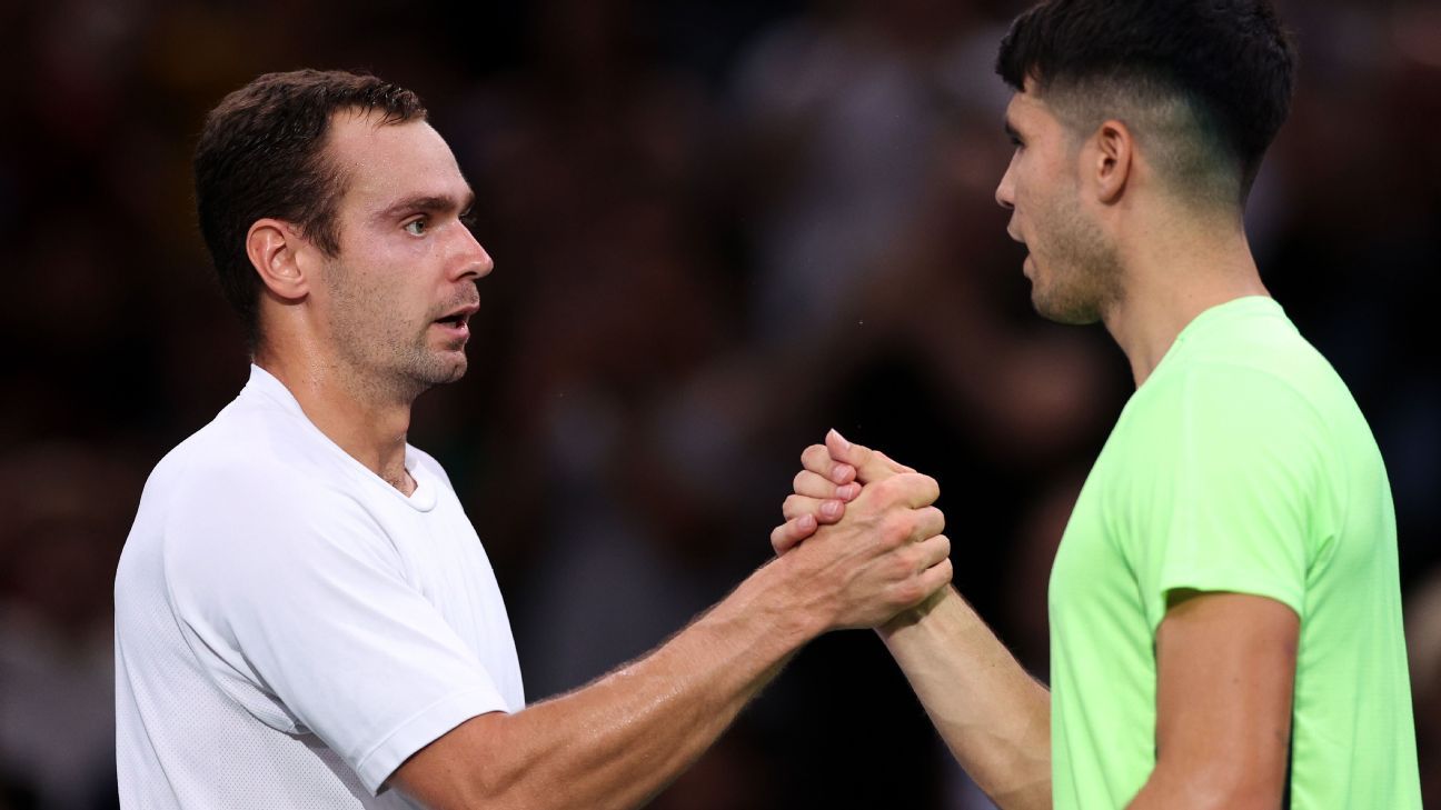 Carlos Alcaraz loses in straight sets to qualifier Roman Safiullin at Paris Masters Carlos Alcaraz loses in straight sets to qualifier Roman Safiullin at Paris Masters