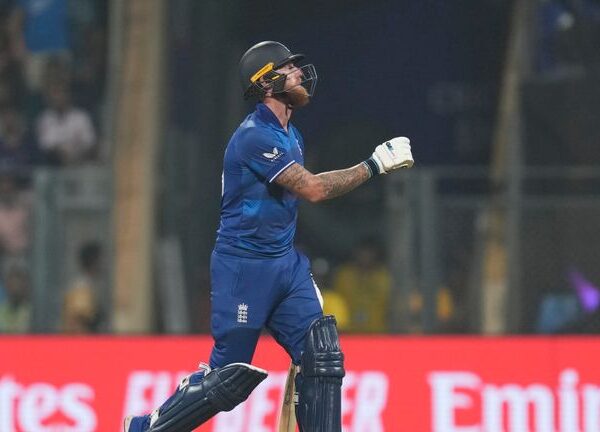 'He can't believe it' | Stokes dismissed for five as England in trouble