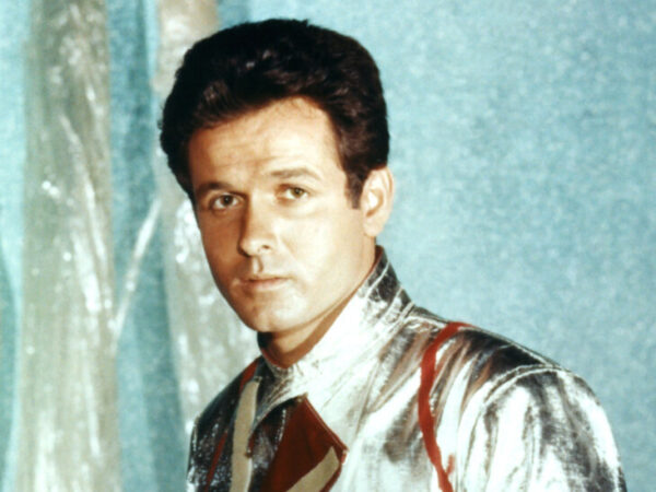 Mark Goddard, a Star of the ’60s Series ‘Lost in Space,’ Dies at 87