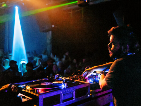 On Europe’s Dance Floors, Music Too Fast for Feet