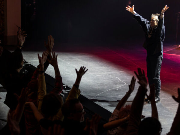 Review: Laurie Anderson Gets Back to Having a Good Time