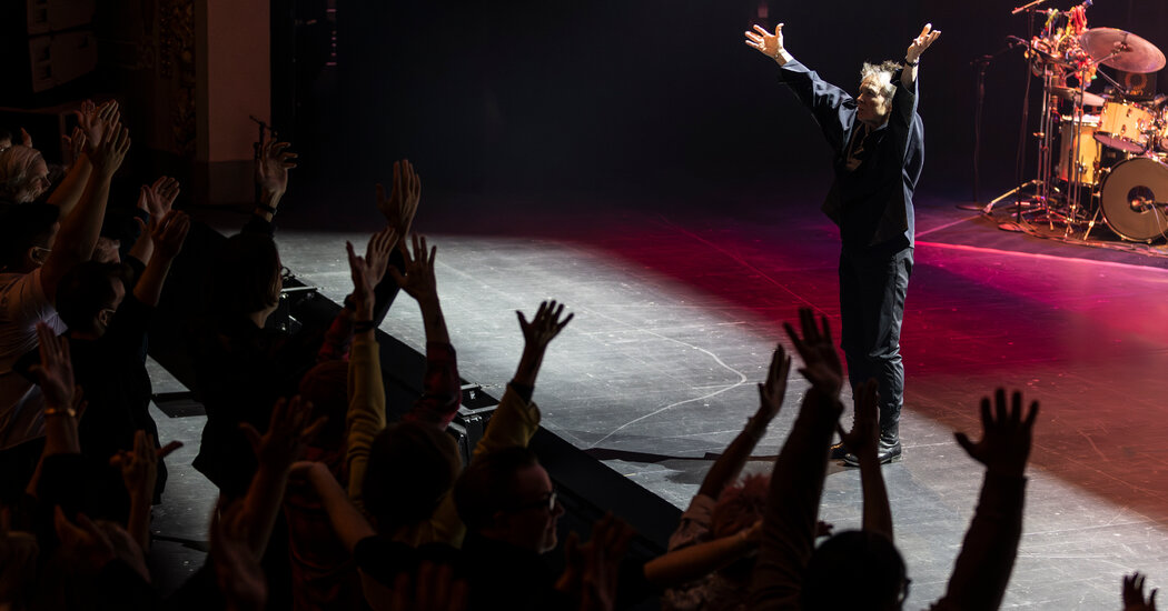 Review: Laurie Anderson Gets Back to Having a Good Time
