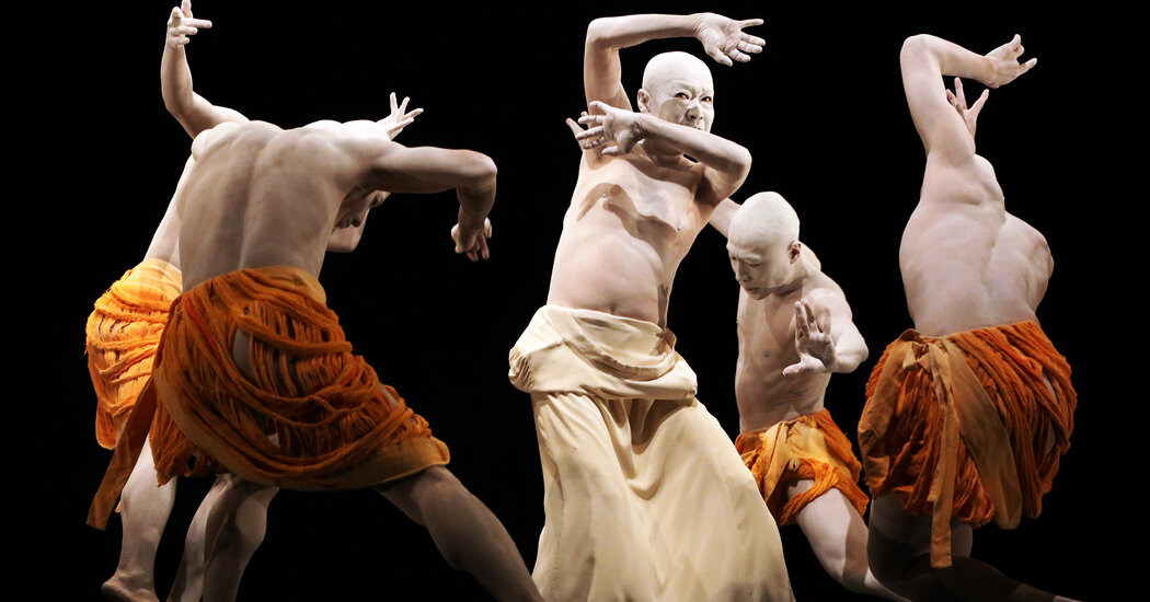 Review: Slow Poses and Clouds of White Powder