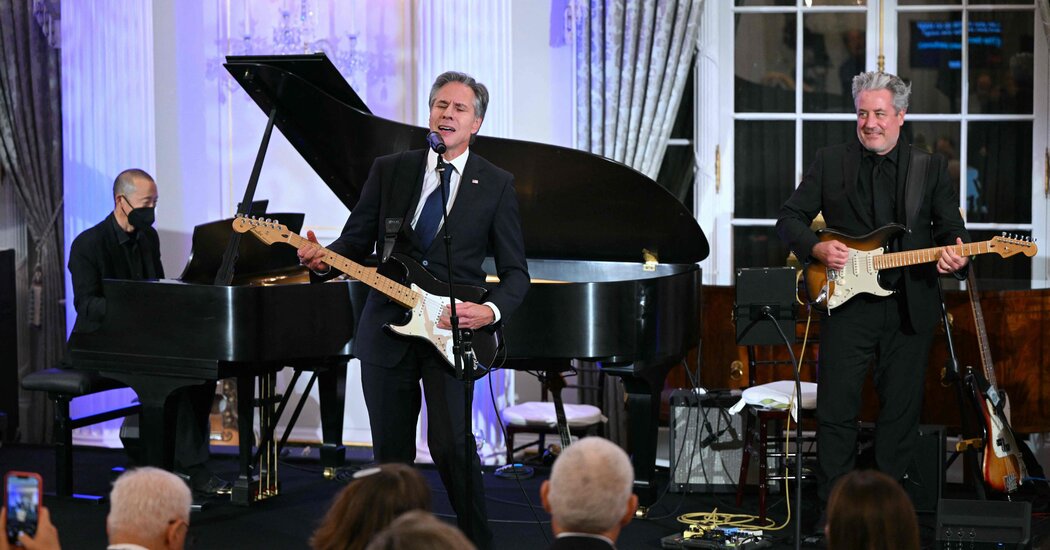 Secretary of State Blinken Plays the Guitar to Launch “Music Diplomacy” Initiative Secretary of State Blinken Plays the Guitar to Launch “Music Diplomacy” Initiative