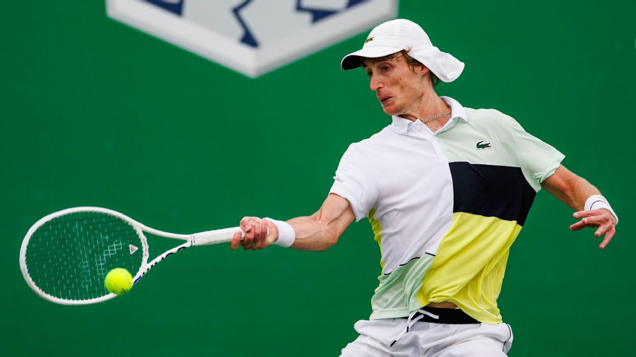 Tennis player defaulted after hitting chair umpire with ball