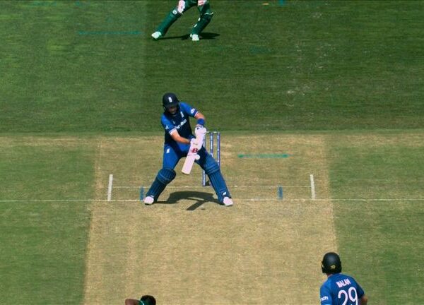 'That is quality!' | Root hits exquisite ramp shot for six!