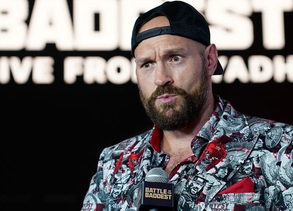 Tyson Fury calls for Christmas clash with Oleksandr Usyk for undisputed heavyweight championship | Boxing News Tyson Fury calls for Christmas clash with Oleksandr Usyk for undisputed heavyweight championship | Boxing News
