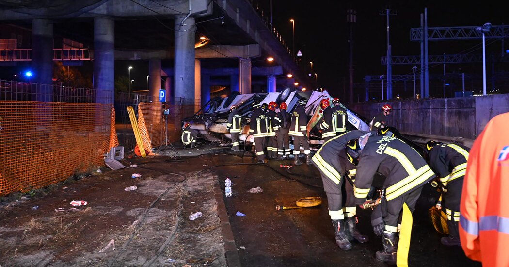 Venice Bus Plunge Kills at Least 21