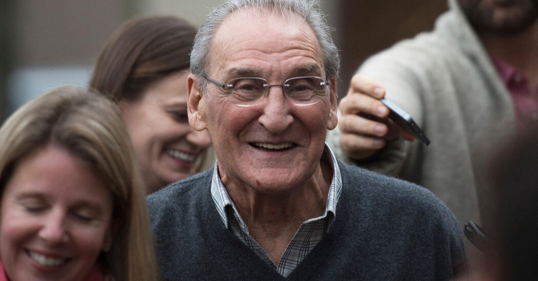 Vincent Asaro, Mobster Acquitted in Lufthansa Heist, Dies at 86
