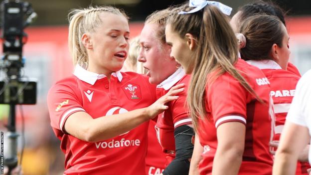WXV1: New Zealand 70-7 Wales – Black Ferns dominate in Dunedin