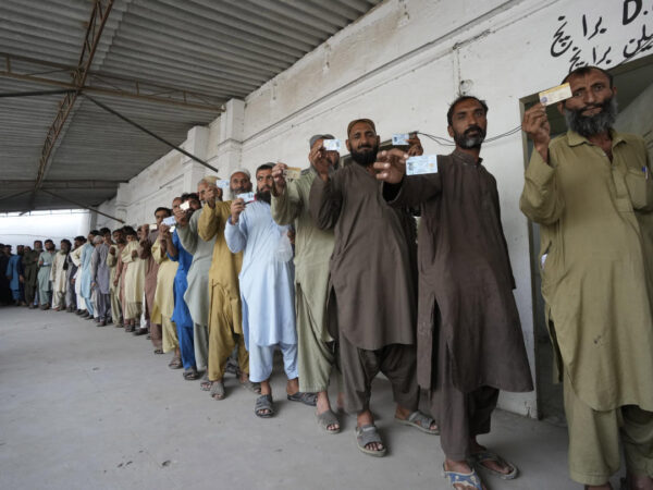 Media watchdog asks Pakistan not to deport 200 Afghan journalists in undocumented migrant crackdown