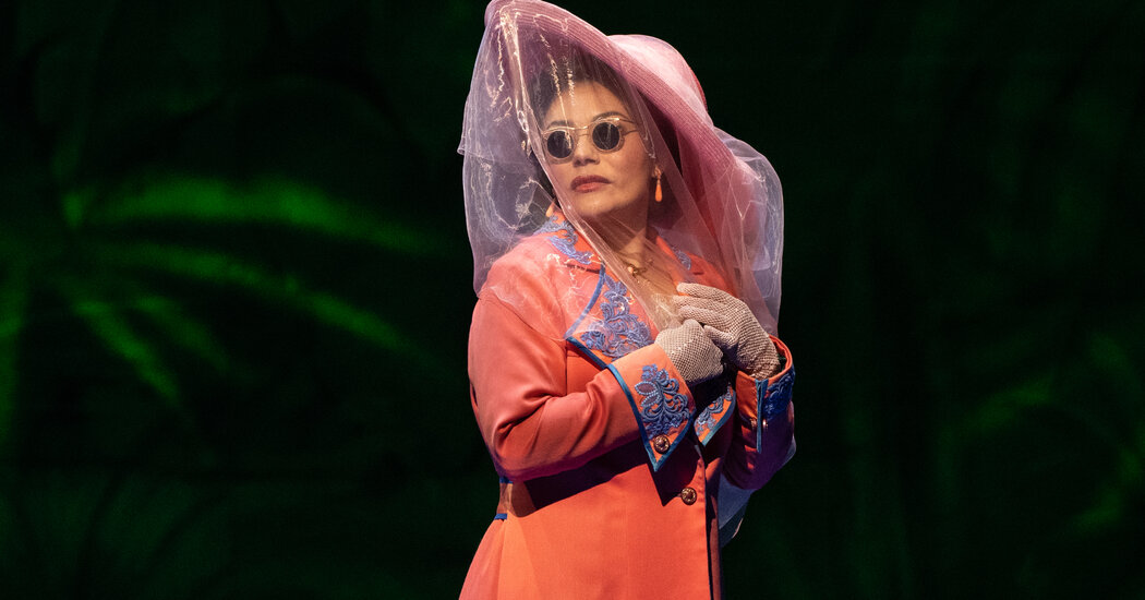 Review: ‘Florencia’ Brings Spanish Back to the Met Opera