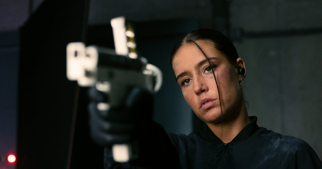 ‘Wingwomen’ Review: A Crew of Femme Fatales ‘Wingwomen’ Review: A Crew of Femme Fatales