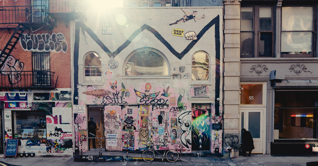 Angelina Jolie and the Ghosts of New York Past Angelina Jolie and the Ghosts of New York Past