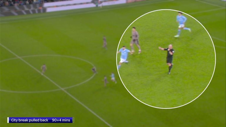 Man City 3-3 Tottenham: Pep Guardiola and Sky Sports pundits analyse why City were denied one-on-one by referee Simon Hooper | Football News Man City 3-3 Tottenham: Pep Guardiola and Sky Sports pundits analyse why City were denied one-on-one by referee Simon Hooper | Football News