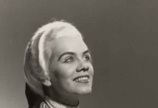 Mildred Miller, Stalwart of the Metropolitan Opera, Dies at 98