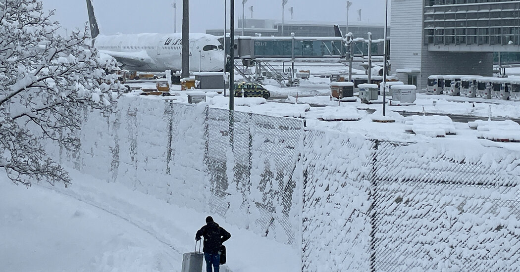 Munich Airport Resumes Operations After Major Snowfall Munich Airport Resumes Operations After Major Snowfall
