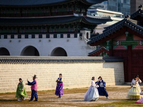 Police Investigate Graffiti Found on Seoul’s Main Palace