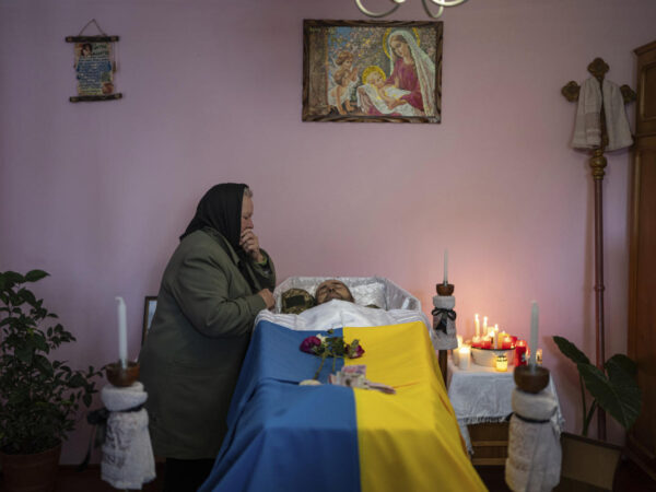 Russian shelling kills 4 as Ukraine prepares to observe Christmas on Dec. 25 for the first time