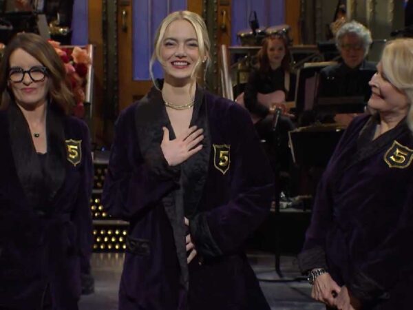 ‘SNL’: Emma Stone Joins 5-Timers Club With Special Help from Tina Fey, Candice Bergen