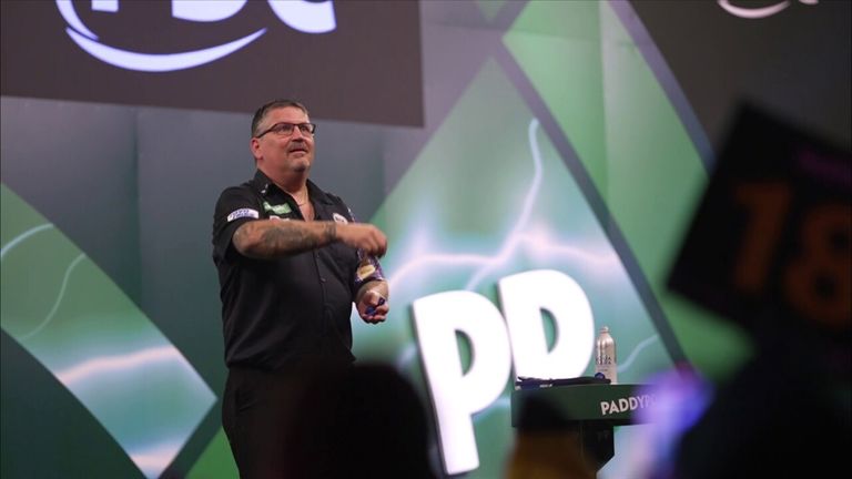 World Darts Championship: Gary Anderson begins quest for third title with win over Simon Whitlock | Darts News