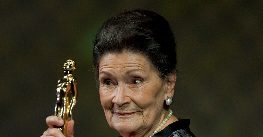 Ana Ofelia Murguía, Mexican Actress and Voice in ‘Coco,’ Dies at 90