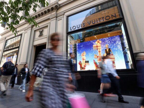 Australia to Curb Tax Cuts for Rich, Help Low-Income Earners