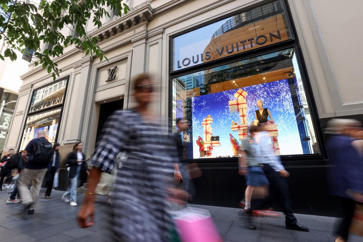 Australia to Curb Tax Cuts for Rich, Help Low-Income Earners