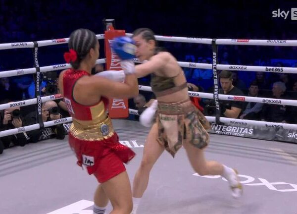 On the bell? Karriss Artingstall bowls over Lila Furtado | Video | Watch TV Show On the bell? Karriss Artingstall bowls over Lila Furtado | Video | Watch TV Show