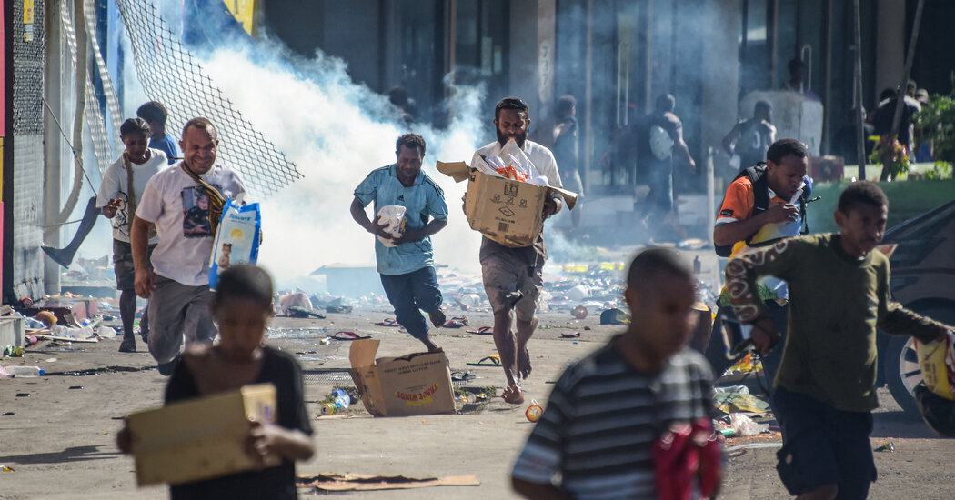 Papua New Guinea Orders Military to Restore Order After Unrest Papua New Guinea Orders Military to Restore Order After Unrest