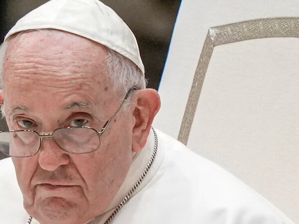 Pope Francis Calls For Global Ban on Surrogacy