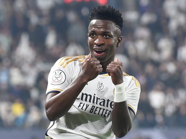 R Madrid 4 – 1 Barcelona R Madrid 4 – 1 Barcelona