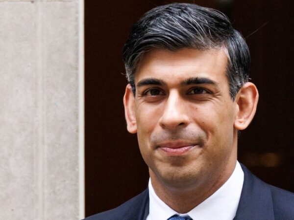 Rishi Sunak sees off Conservative rebels as MPs back Rwanda bill