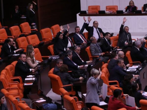 Turkey parliament backs Sweden’s Nato membership