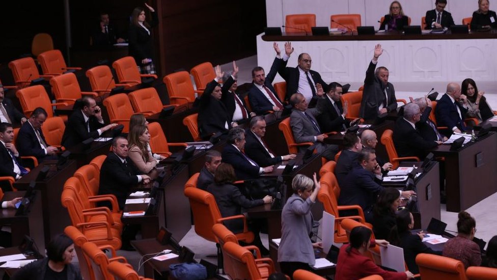 Turkey parliament backs Sweden’s Nato membership Turkey parliament backs Sweden’s Nato membership
