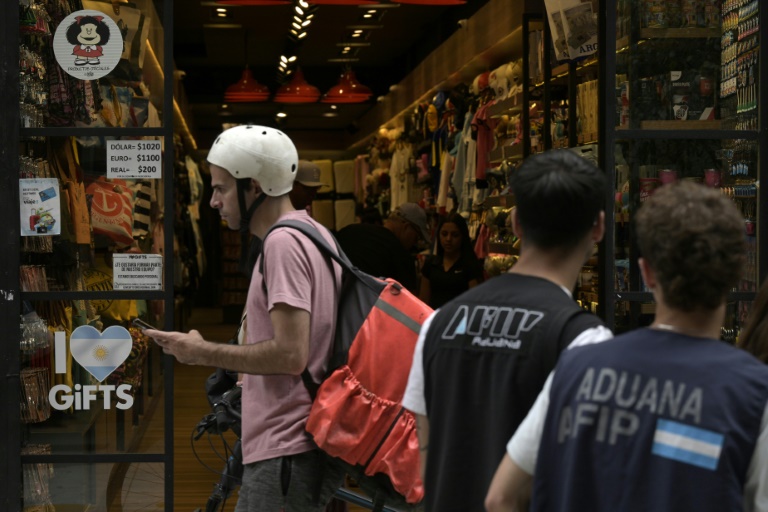 Argentina’s annual inflation soars above 250% in January Argentina’s annual inflation soars above 250% in January