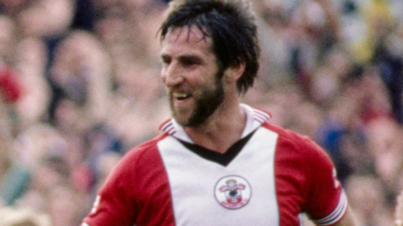 Chris Nicholl: Former Aston Villa, Southampton and Northern Ireland defender dies aged 77 | Football News