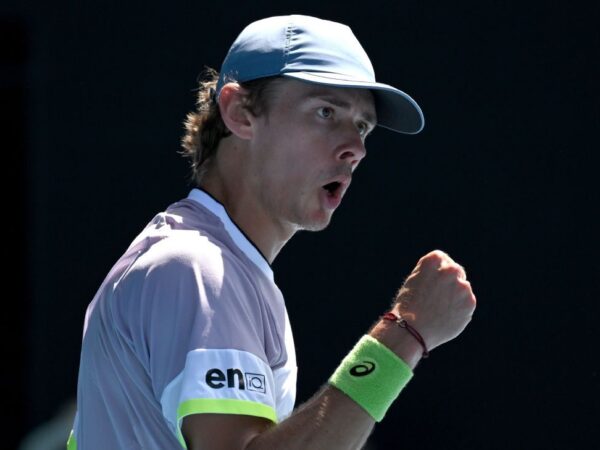 De Minaur, Tsitsipas advance, will meet in quarters at Acapulco
