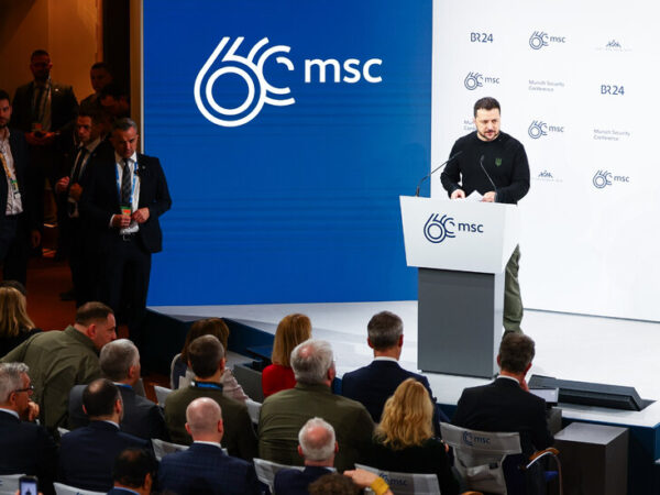 ‘Dictators Do Not Go on Vacation,’ Zelensky Warns Washington and Europe