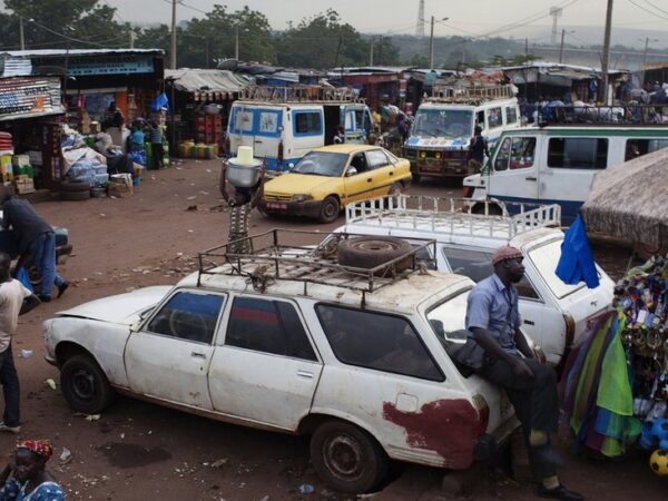 Dozens die after bus falls off bridge in Mali