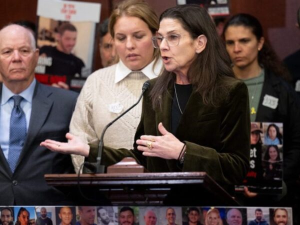 Families of hostages demand Netanyahu immediately continue hostage negotiations